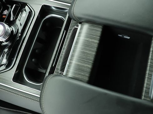 New 2024 Jeep Wagoneer L Series III w/ HD Trailer Tow Package image 24