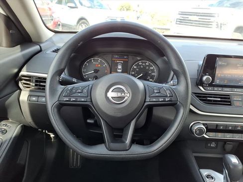 Used 2024 Nissan Altima 2.5 S image 17
