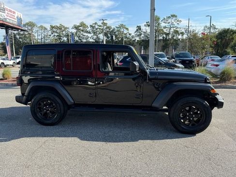 Used 2020 Jeep Wrangler Unlimited Willys image 11