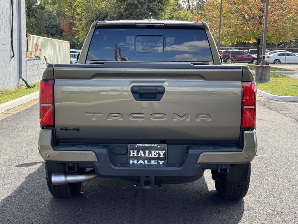 Used 2024 Toyota Tacoma TRD Off-Road w/ TRD Off Road Upgrade Package AWD/4WD image 24