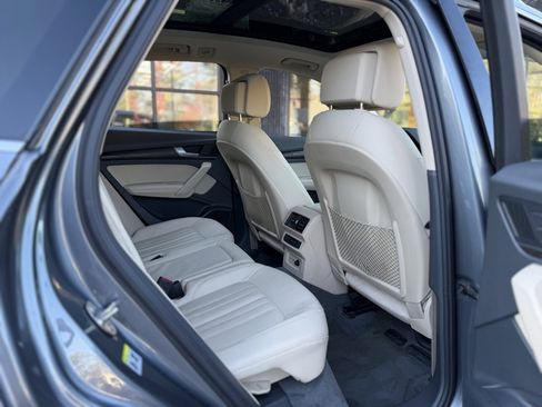 Used 2019 Audi Q5 Prestige w/ Prestige Package image 39