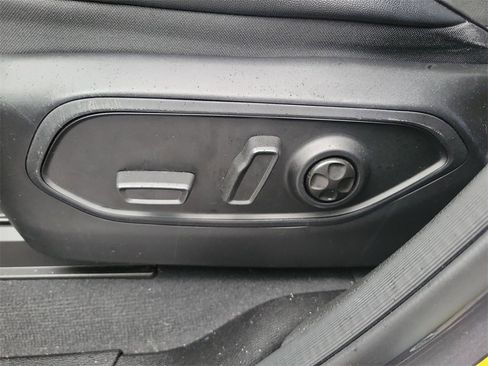 Used 2024 Jeep Grand Cherokee L Altitude image 11