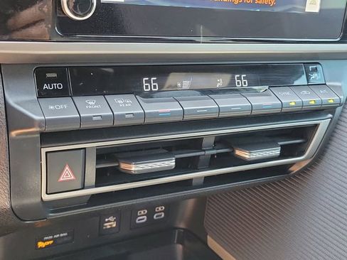 Used 2025 Toyota Camry SE FWD image 10