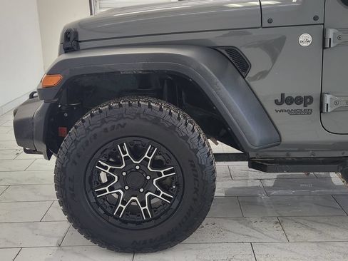 Used 2021 Jeep Wrangler Sport AWD/4WD image 9