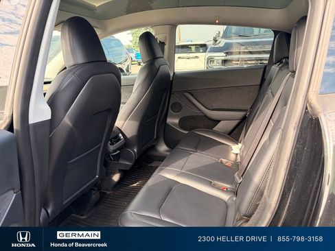 Used 2023 Tesla Model Y Long Range AWD/4WD image 9