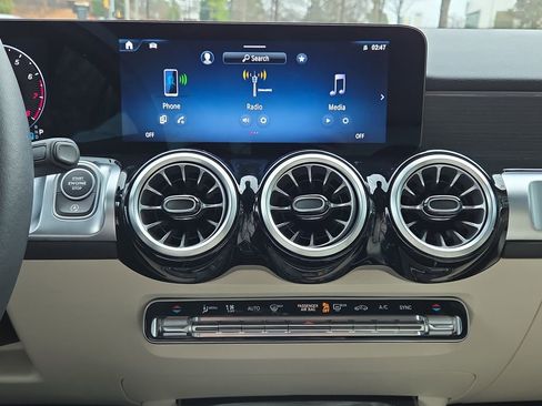 Certified 2026 Mercedes-Benz GLB 250 4MATIC image 23