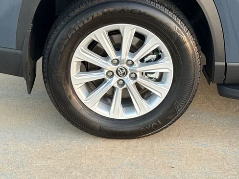 Used 2025 Toyota Grand Highlander AWD image 8