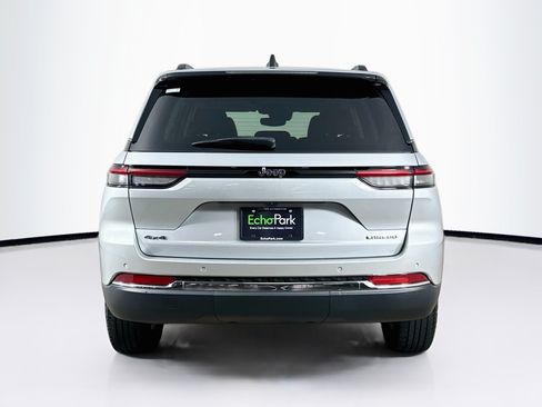 Used 2023 Jeep Grand Cherokee Laredo AWD/4WD image 7