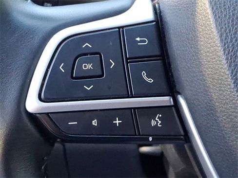 Certified 2024 Toyota Highlander XLE image 29