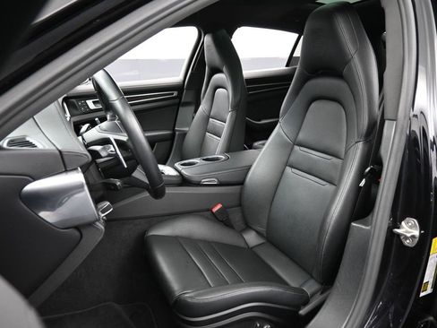 Certified 2022 Porsche Panamera Platinum Edition image 5