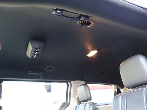 Used 2017 Dodge Grand Caravan SXT image 28