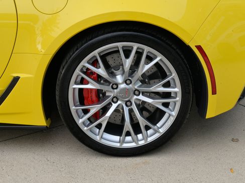 Used 2017 Chevrolet Corvette Z06 image 10