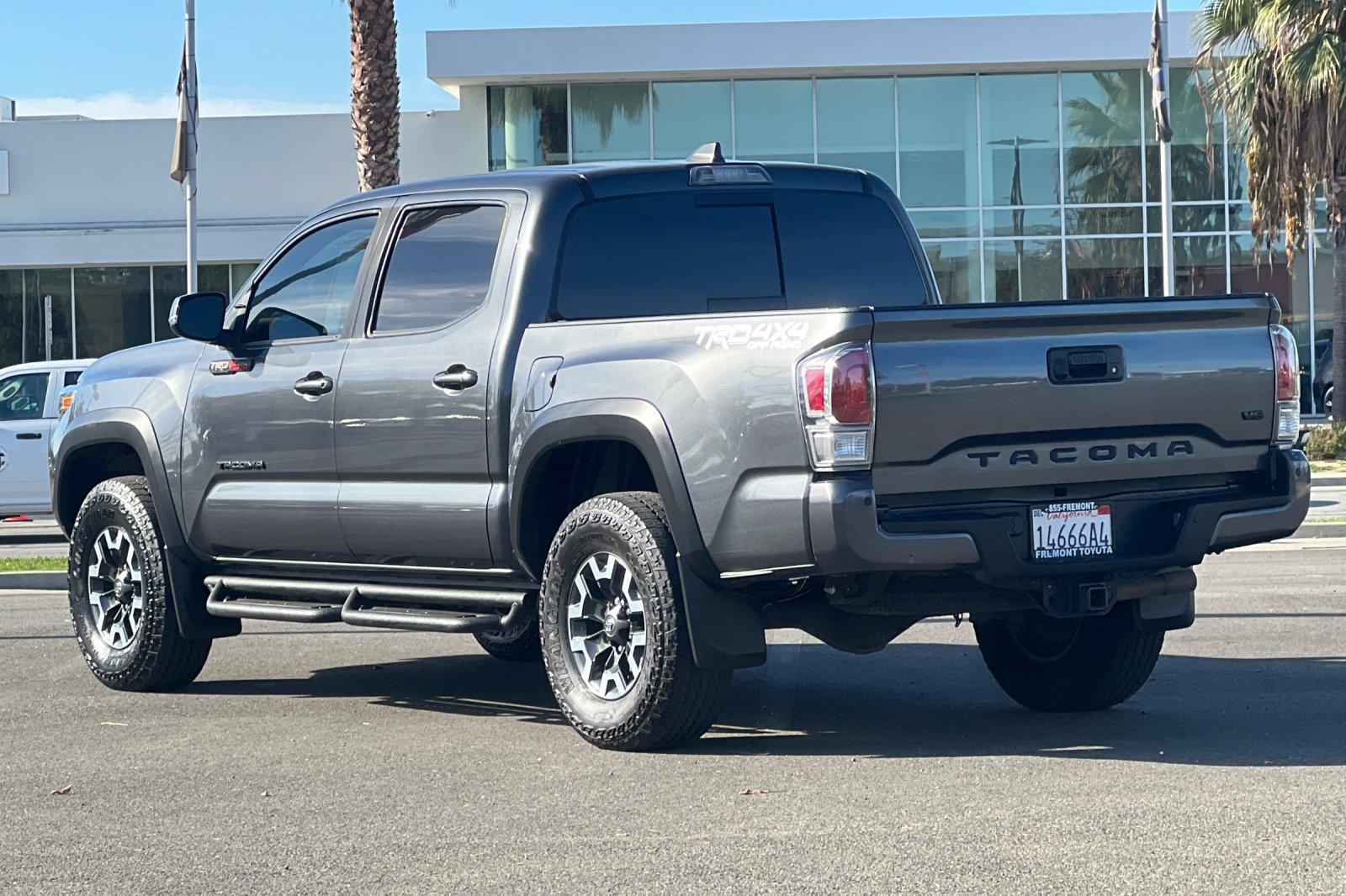 Certified 2022 Toyota Tacoma TRD Off-Road w/ Technology Package AWD/4WD image 6