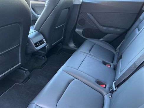 Used 2024 Tesla Model Y 2WD image 12