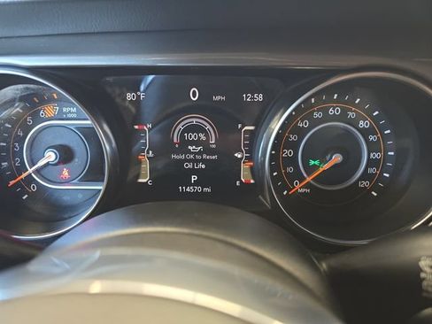 Used 2019 Jeep Wrangler Unlimited Sahara AWD/4WD image 21