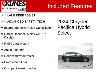 Used 2024 Chrysler Pacifica Select
