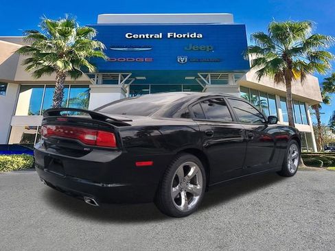 Used 2014 Dodge Charger SXT RWD image 5