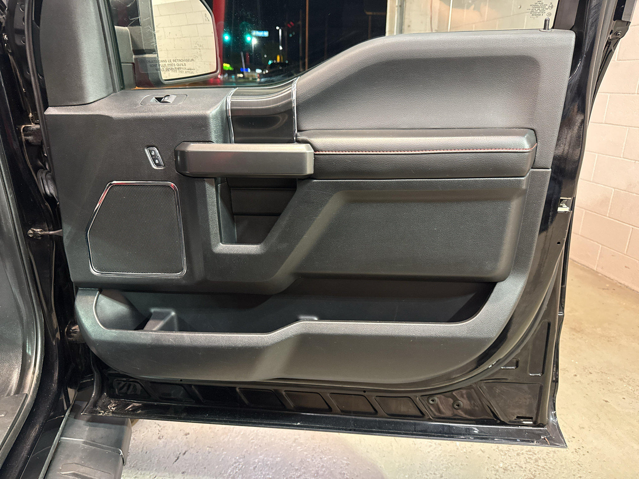 Used 2018 Ford F150 Lariat w/ Equipment Group 502A Luxury AWD/4WD image 23