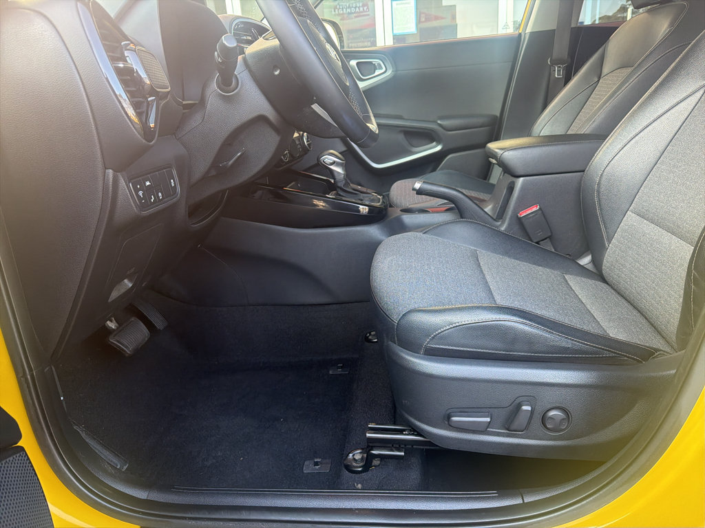 Used 2020 Kia Soul EX w/ Option Group 015 FWD image 5