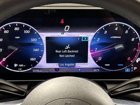 Used 2024 Mercedes-Benz GLC 300 4MATIC image 24