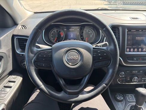 Used 2019 Jeep Cherokee Trailhawk w/ Cold Weather Group AWD/4WD image 24