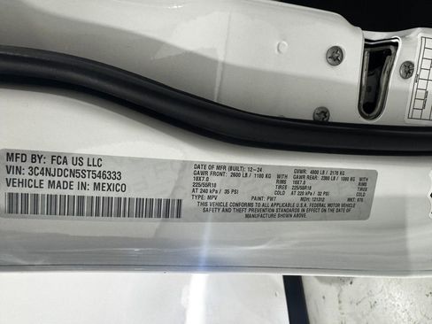 Used 2025 Jeep Compass Limited image 44