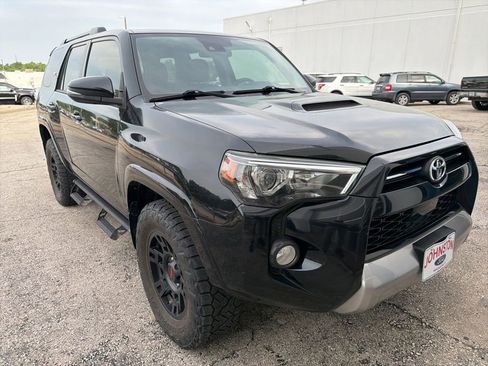 Used 2020 Toyota 4Runner TRD Off-Road Premium w/ Moonroof Package AWD/4WD image 5