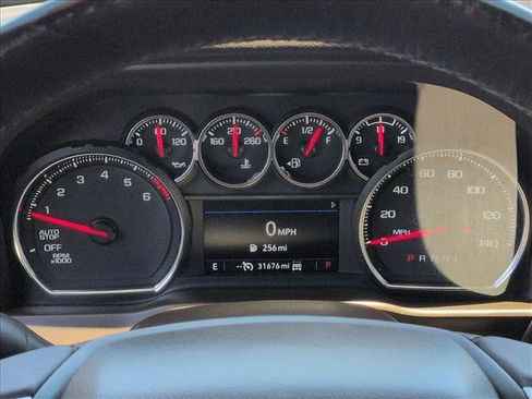 Used 2022 Chevrolet Silverado 1500 LT AWD/4WD image 7