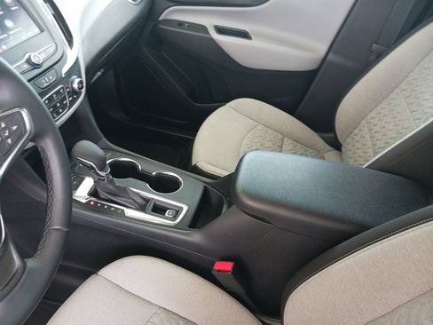 Used 2024 Chevrolet Equinox LT AWD/4WD image 11