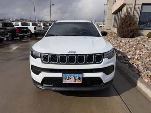 Used 2025 Jeep Compass Sport image 2