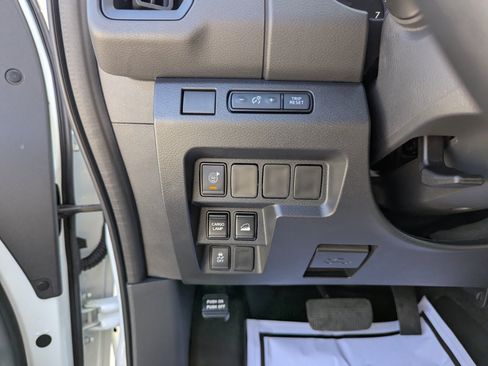 Used 2025 Nissan Frontier S AWD/4WD image 14