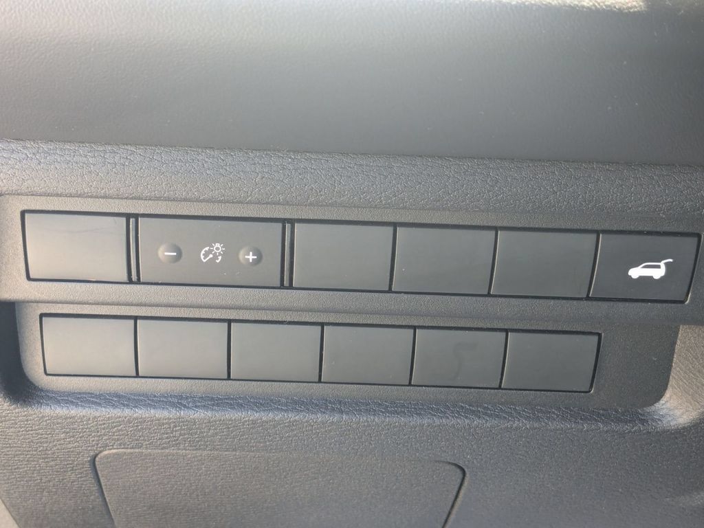 Used 2025 Mitsubishi Outlander SE FWD image 17
