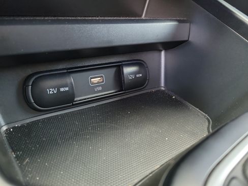 Certified 2025 Kia Soul LX w/ LX Technology Package FWD image 29