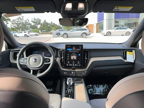 Used 2026 Volvo XC60 B5 Core w/ Protection Package Premier image 18