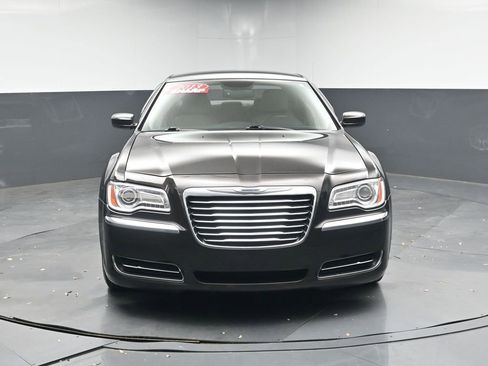 Used 2013 Chrysler 300 image 8