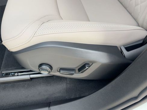 New 2026 Volvo XC90 T8 Plus image 13