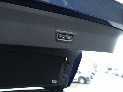 Used 2025 BMW X4 xDrive30i w/ Premium Package image 40