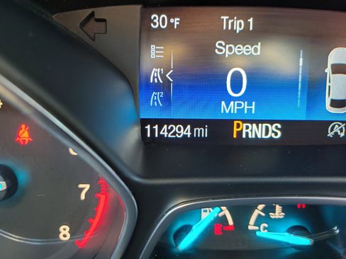 Used 2018 Ford Escape SE w/ SE Sport Appearance Package image 26