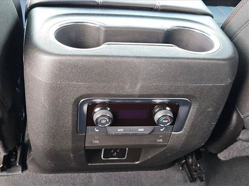 Used 2025 Chevrolet Suburban RST w/ Comfort Package RWD image 18