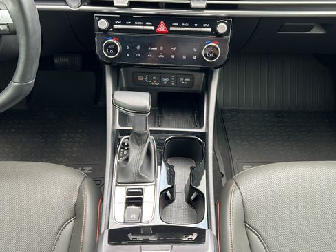 Certified 2025 Hyundai Santa Cruz Limited AWD/4WD image 15