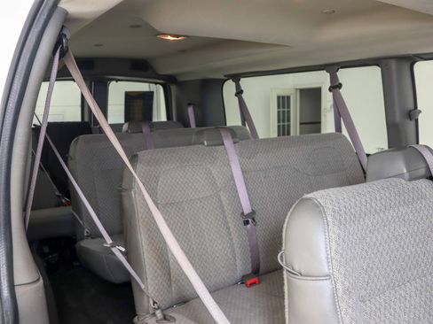 Used 2017 Chevrolet Express 3500 LT w/ LT Preferred Equipment Group image 16