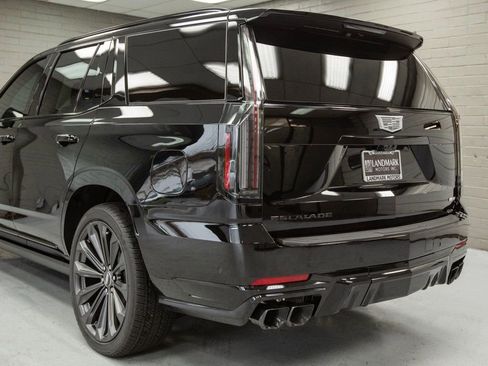 Used 2025 Cadillac Escalade V image 58