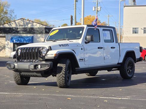 Used 2022 Jeep Gladiator Sport image 21