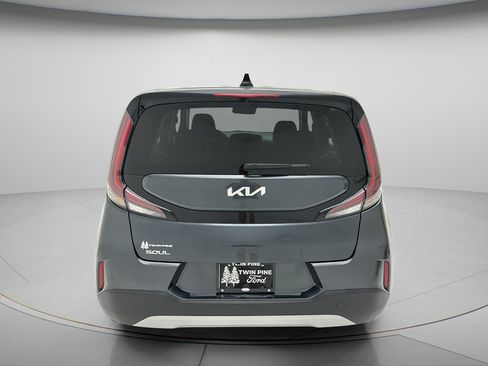 Used 2025 Kia Soul LX w/ LX Technology Package FWD image 7