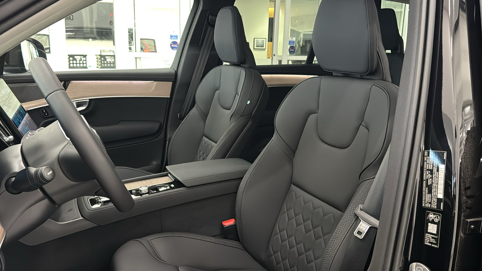 New 2026 Volvo XC90 T8 Plus w/ Protection Package AWD/4WD image 23