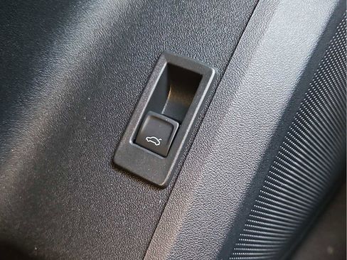 New 2025 Audi Q5 Premium Plus image 22