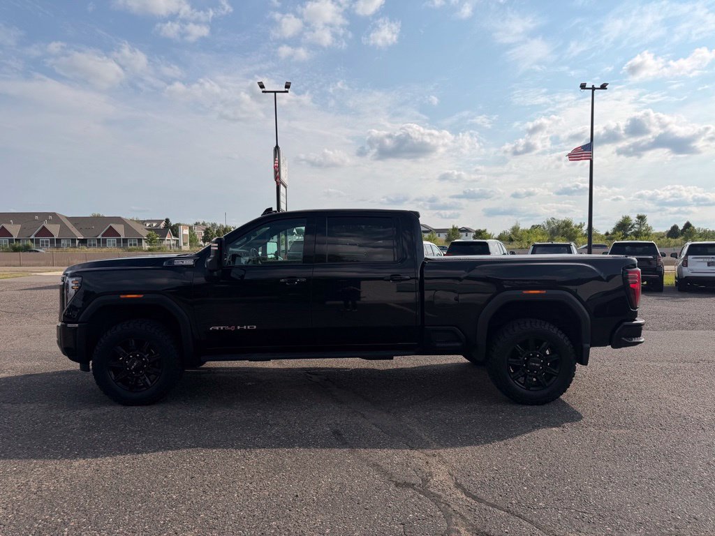 Used 2024 GMC Sierra 2500 AT4 w/ AT4 Premium Plus Package AWD/4WD image 9