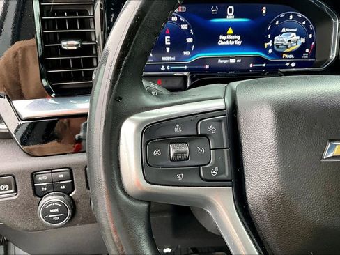 Used 2025 Chevrolet Silverado 2500 LTZ w/ LTZ Plus Package AWD/4WD image 14