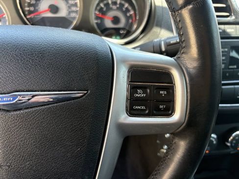 Used 2013 Chrysler 200 Touring FWD image 17