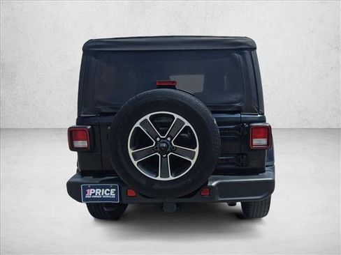 Used 2023 Jeep Wrangler Unlimited Sahara w/ Cold Weather Group AWD/4WD image 6